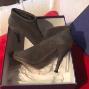 In box suede boots